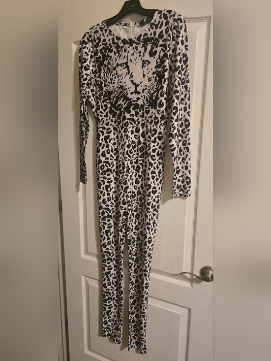 AKIRA Pants - AKIRA Black and White Animal Print Snow Leopard Bodysuit Jumpsuit SZ XL